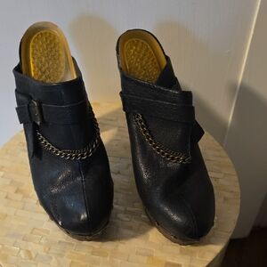 Sam Edelman Black Leather Clogs with Chain Detail